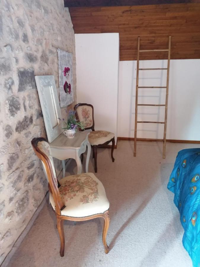 La Fee Bleue Villa Limeyrat Bagian luar foto