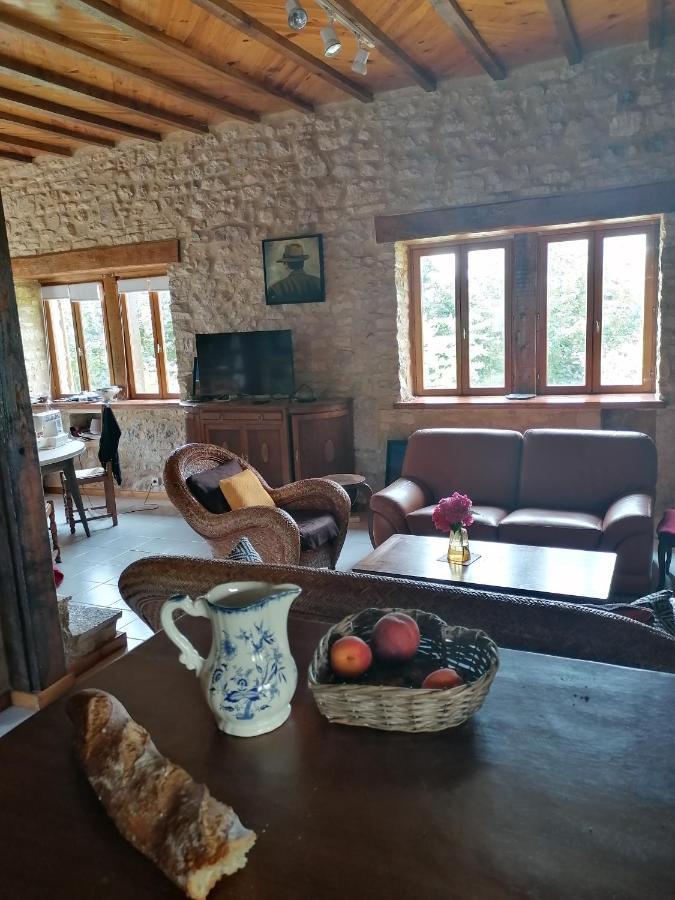 La Fee Bleue Villa Limeyrat Bagian luar foto
