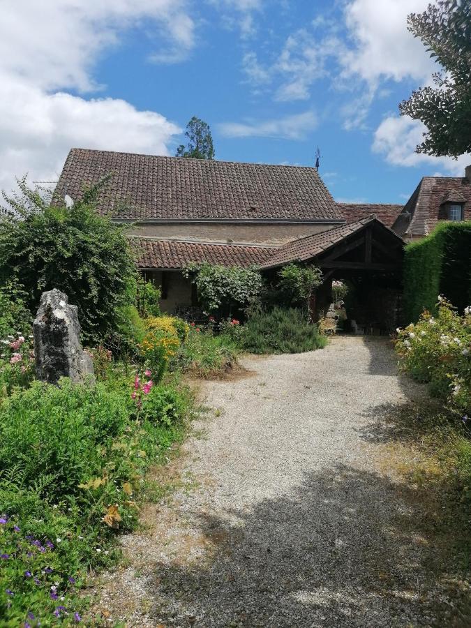 La Fee Bleue Villa Limeyrat Bagian luar foto